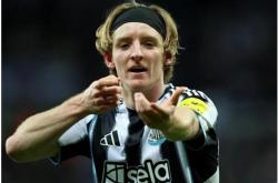 开云平台-包含纽卡斯尔联队战平富勒姆队，鹰队难以冲破对手防线的词条