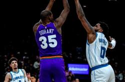 开云体育中国-太阳队球员战术调整成功，带领球队逆转战局的简单介绍