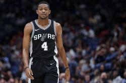 开云体育APP下载-马刺队在主场遭遇失利，未能守住分差