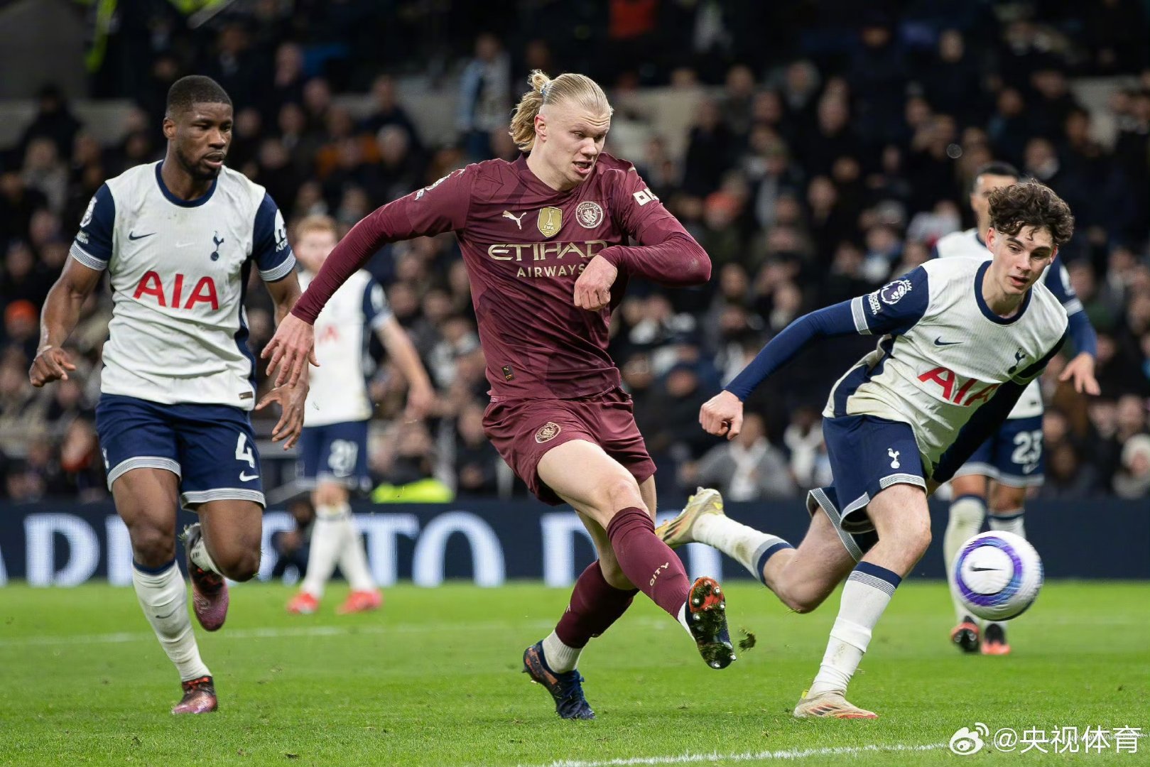 桑德兰客场不敌曼城,遭遇两连败 桑德兰客场不敌曼城,遭遇两连败