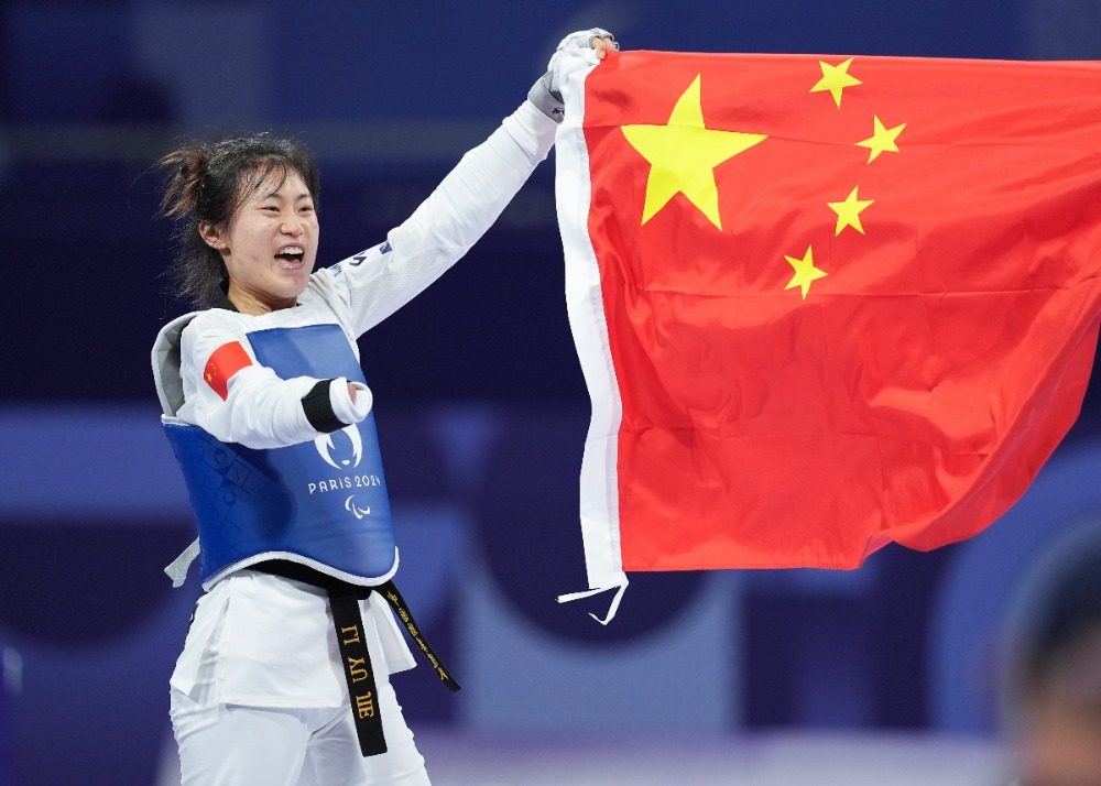 跆拳道比赛中，选手捷足先登夺冠