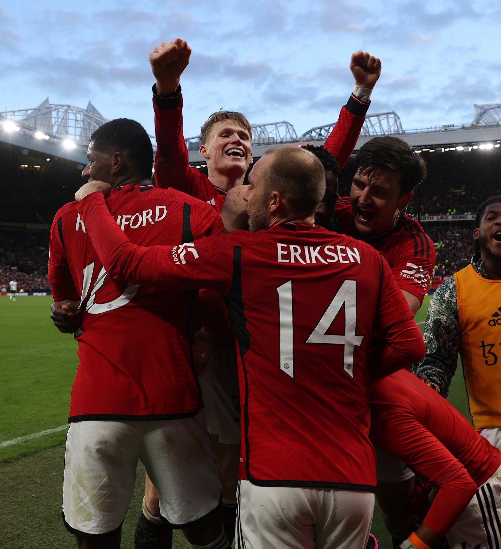 关于利物浦主场击败曼联，坐拥榜首宝座安稳的信息