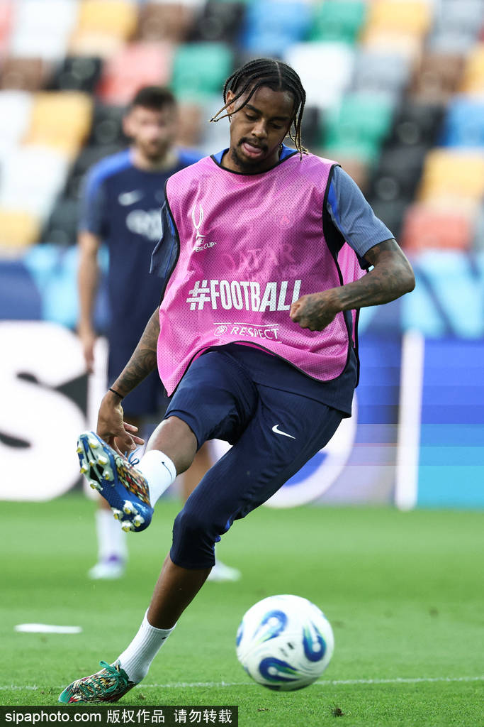 巴黎圣日耳曼主场战平南特，陷入困境