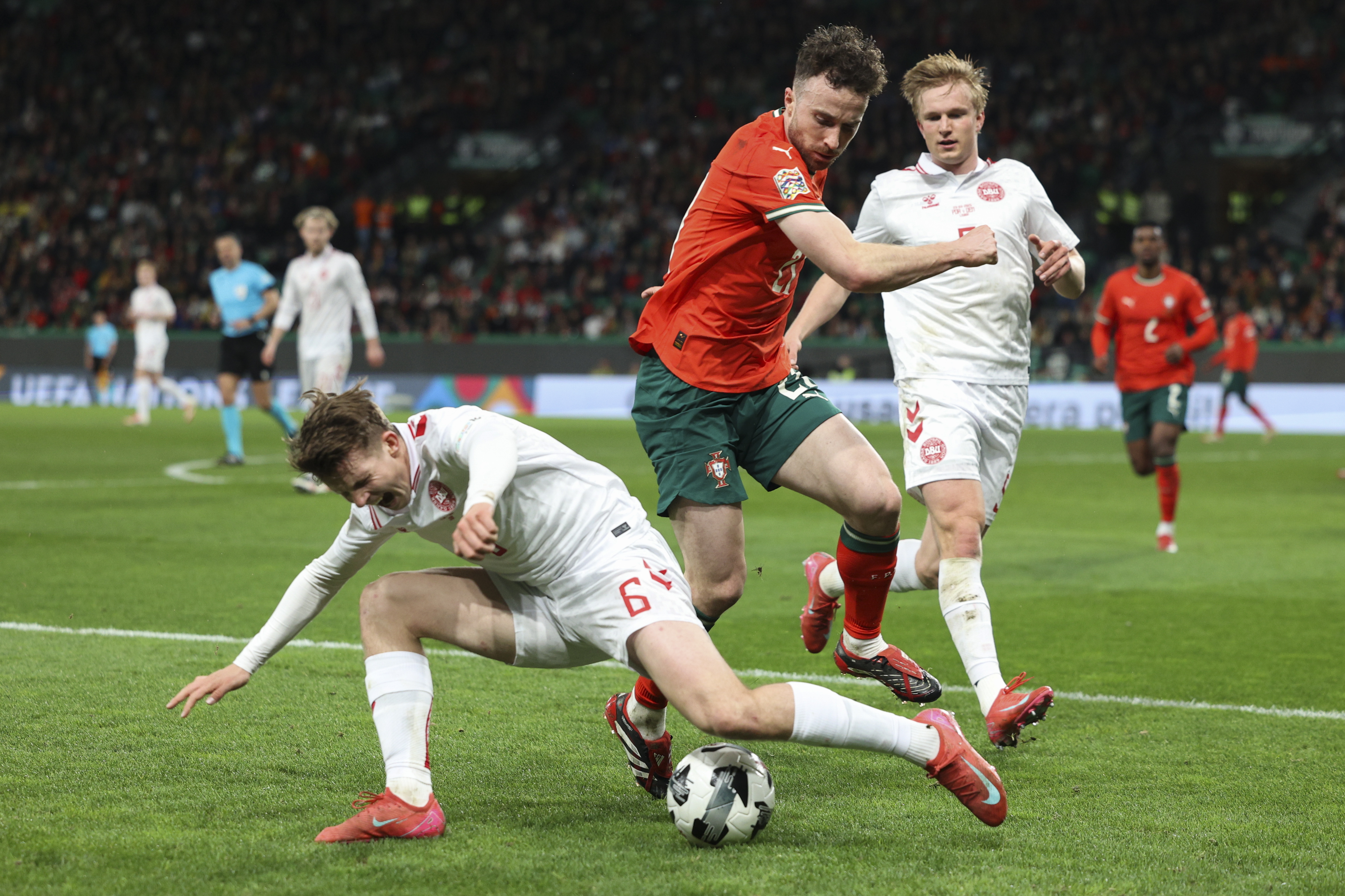 葡萄牙惊险晋级，击败土耳其晋级！