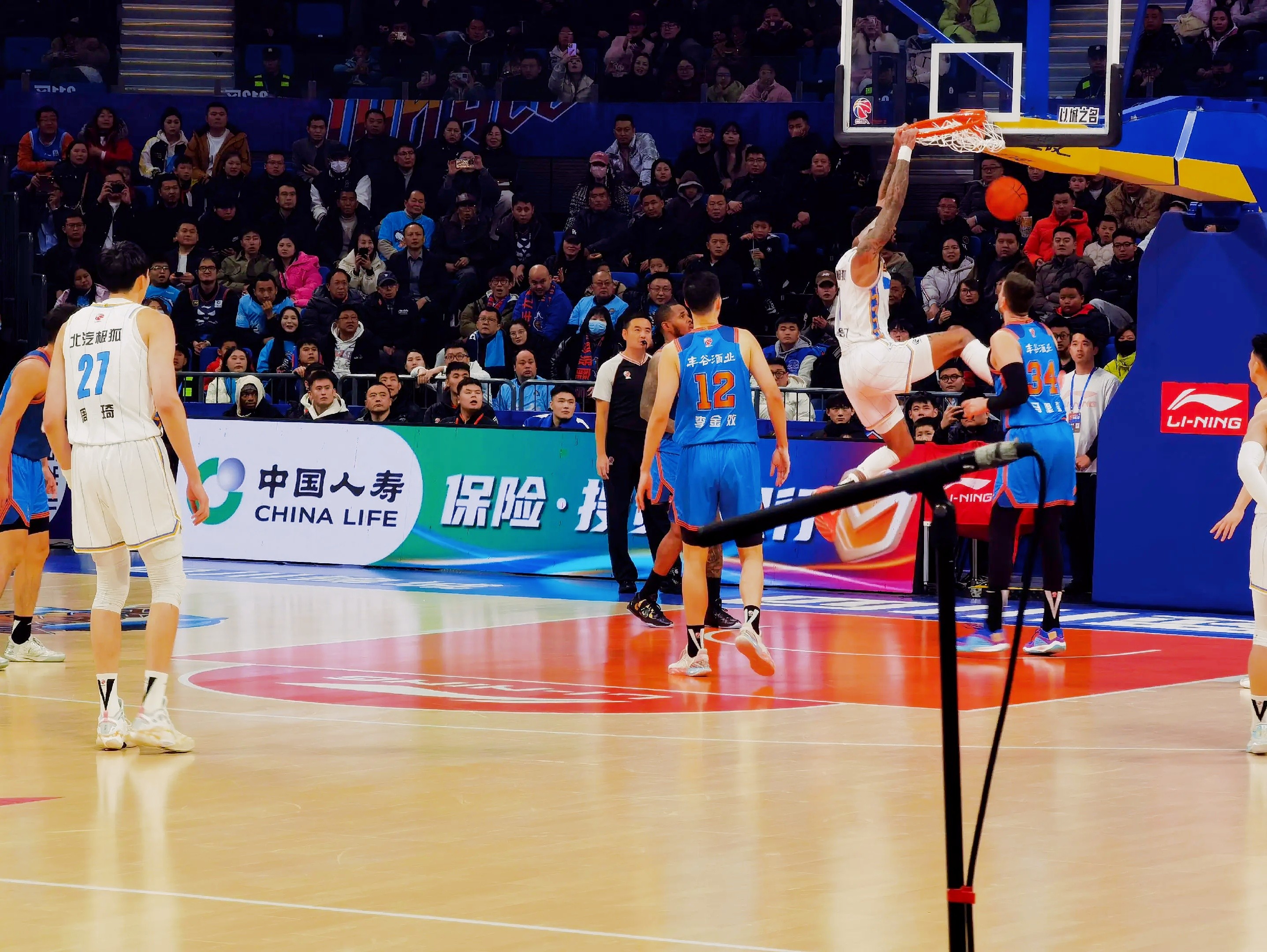 包含火爆的赛事瞬间细节，最新报道全面揭秘！的词条