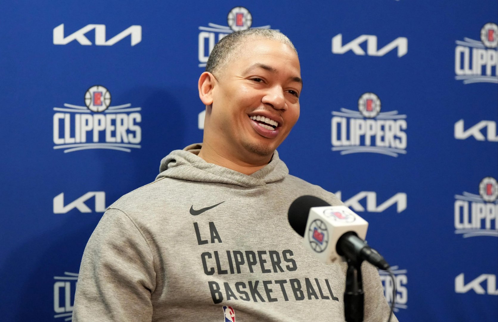 快船击败灰熊,延续连胜 快船击败灰熊,延续连胜