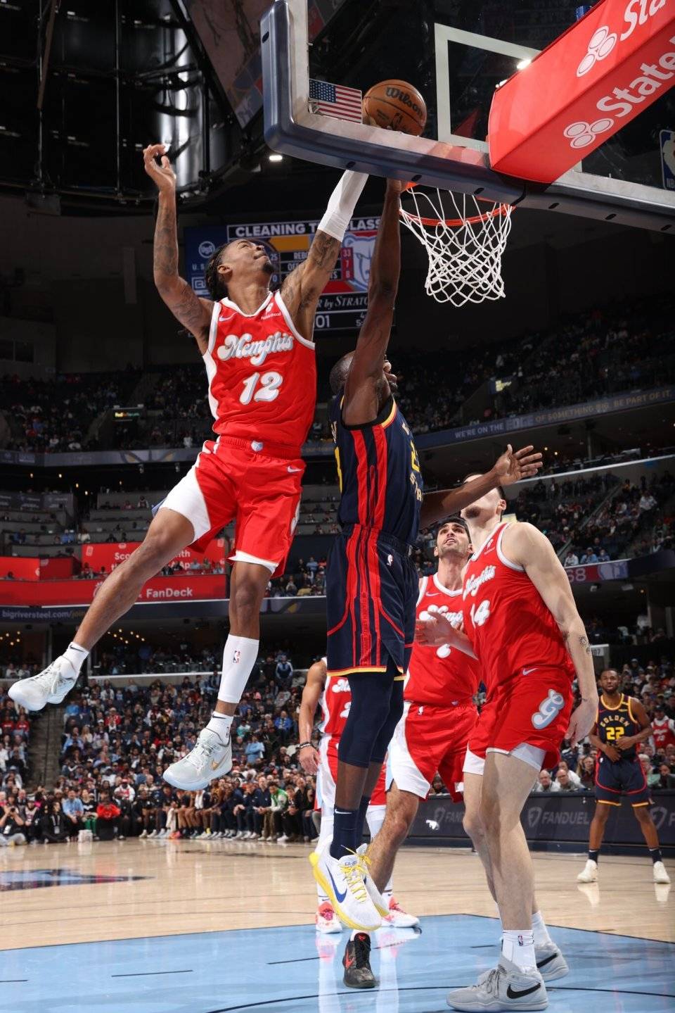 开拓者主场不敌灰熊,遭遇连败 开拓者主场不敌灰熊,遭遇连败