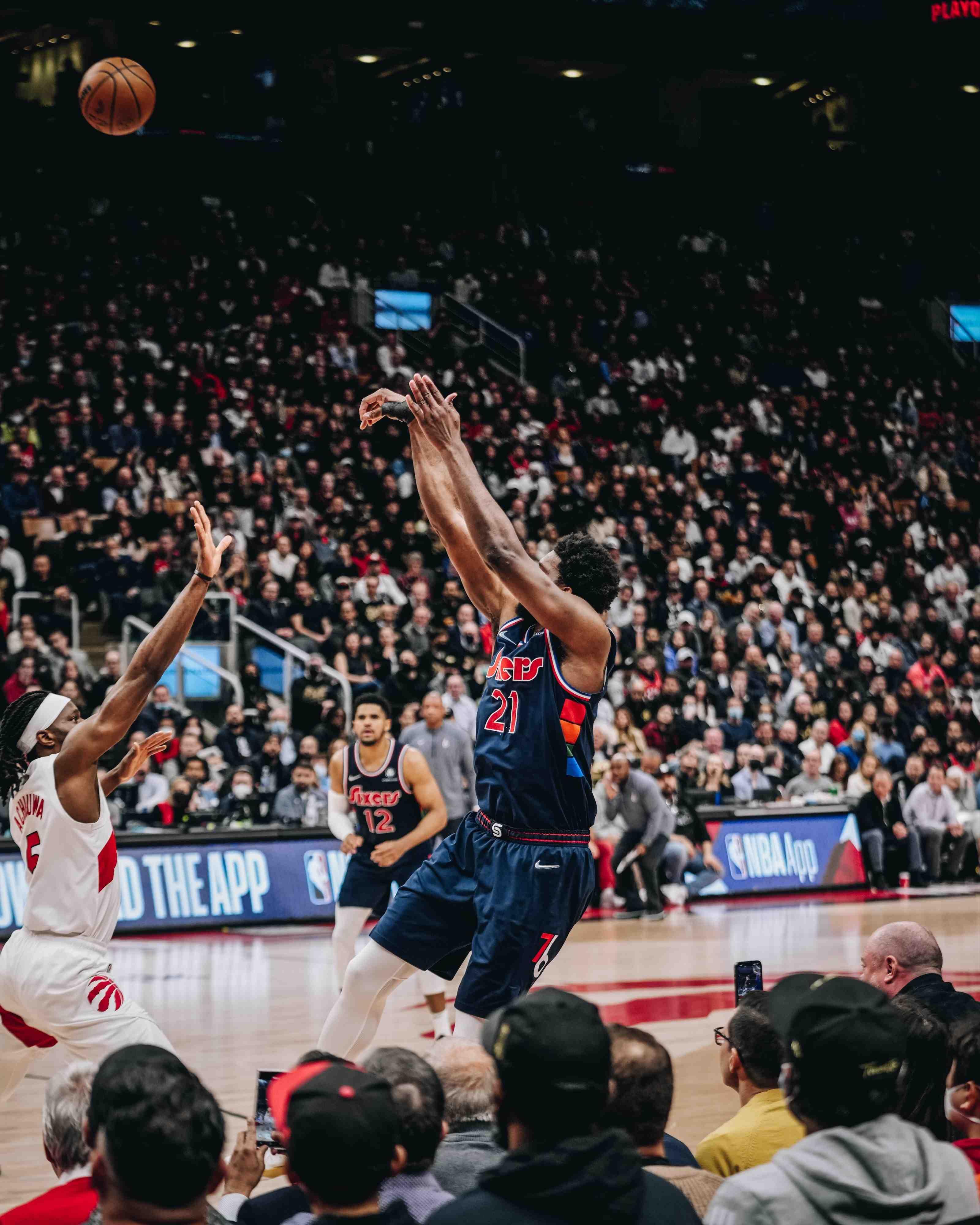 猛龙继续巅峰,大胜76人晋级东部半决赛 猛龙继续巅峰,大胜76人晋级东部半决赛