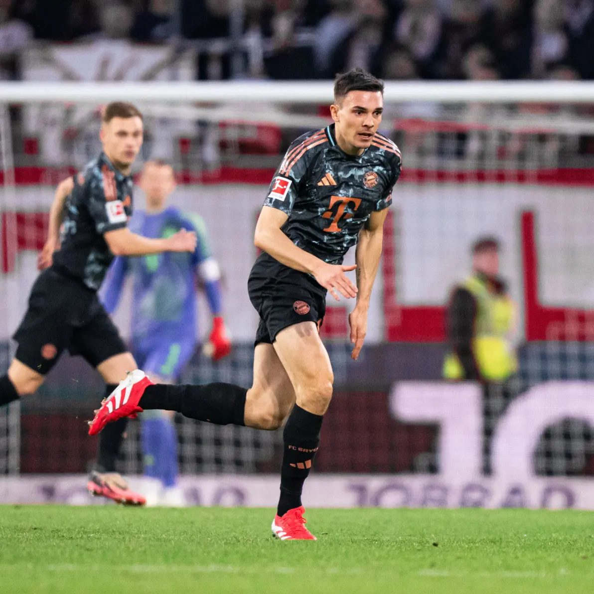 包含拜仁慕尼黑主场3-1击败弗赖堡,取得德甲联赛五连胜的词条 包含拜仁慕尼黑主场3-1击败弗赖堡,取得德甲联赛五连胜的词条