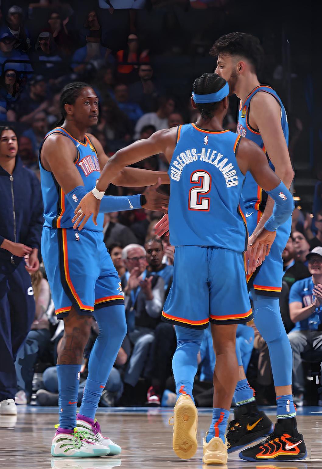 活塞主场战胜勇士,开启胜利之门 活塞主场战胜勇士,开启胜利之门